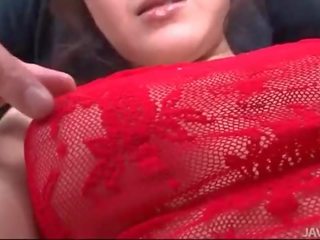 Rui natsukawa di merah pakaian lingerie bekas oleh tiga pemuda