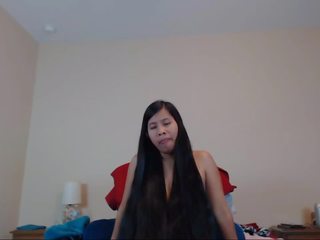 E bukur gjatë flokë aziatike striptizë dhe hairplay: pd seks video a9
